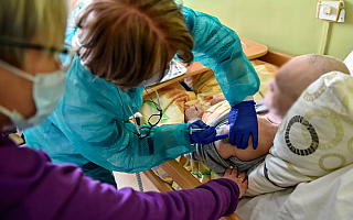 Szpital w Pasłęku pomaga w szczepieniach wyjazdowych. Pacjenci otrzymają preparat Pfizera